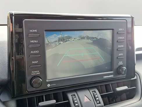 Used 2021 Toyota RAV4 XLE Premium image 18