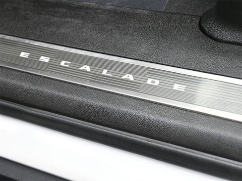 Used 2021 Cadillac Escalade Sport Platinum image 21