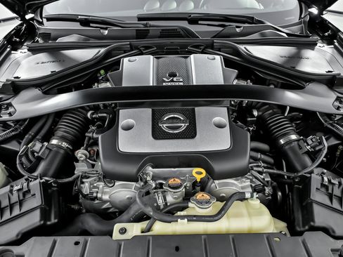 Used 2020 Nissan 370Z w/ Sport Package image 17