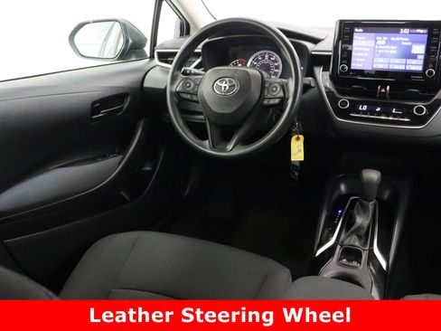 Used 2022 Toyota Corolla LE image 27