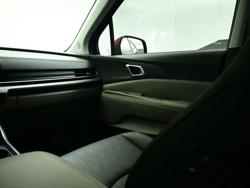 Certified 2025 Kia Carnival EX image 12