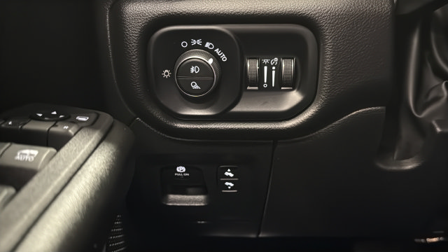 Used 2025 RAM 1500 Big Horn AWD/4WD image 29