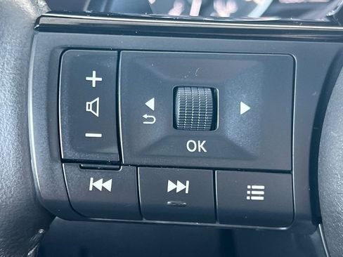 Used 2023 Nissan Rogue SV w/ SV Premium B Package image 26