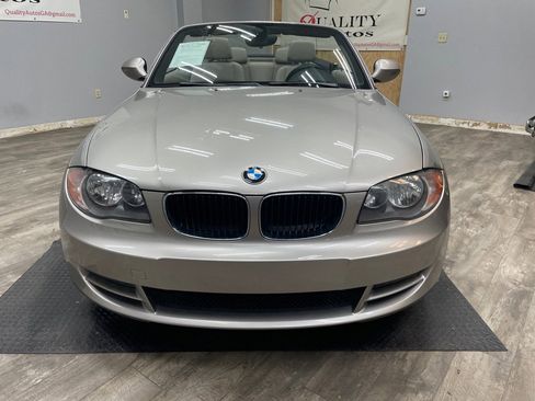 Used 2010 BMW 128i Convertible image 3