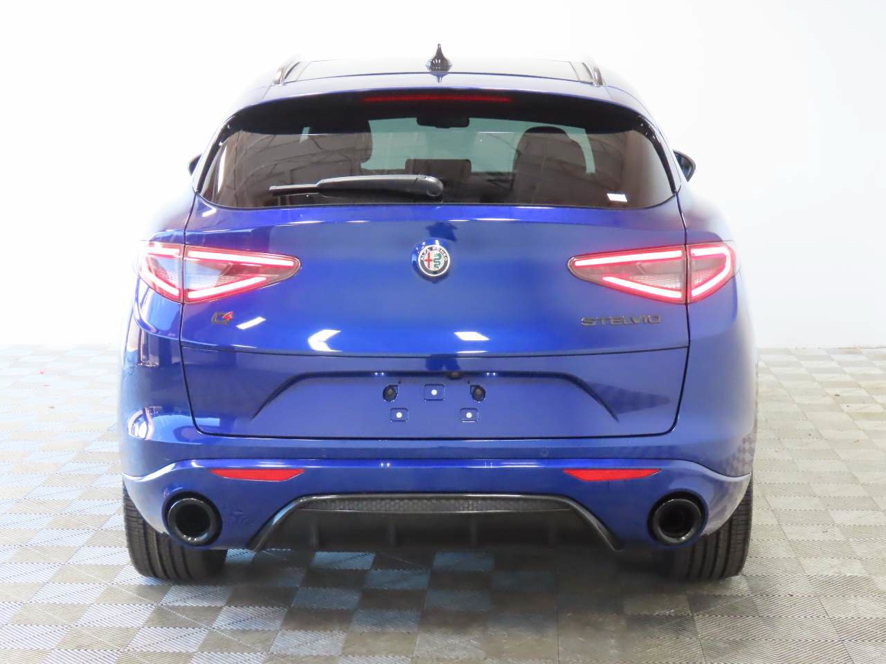 Used 2021 Alfa Romeo Stelvio Ti Sport AWD/4WD image 4