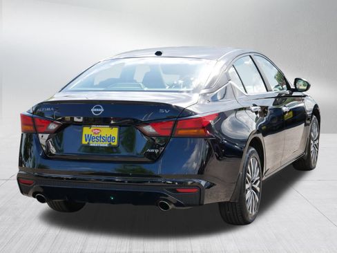Used 2024 Nissan Altima 2.5 SV w/ SV Premium Package AWD/4WD image 6