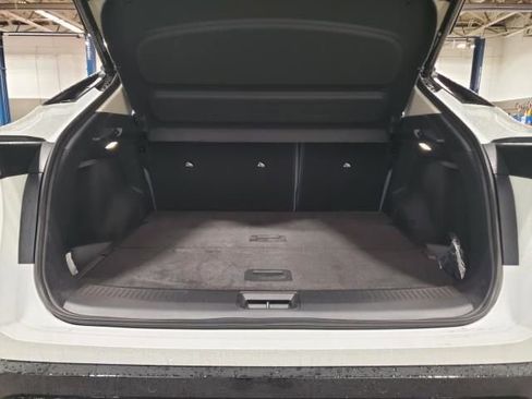 Used 2024 Nissan Ariya AWD image 18