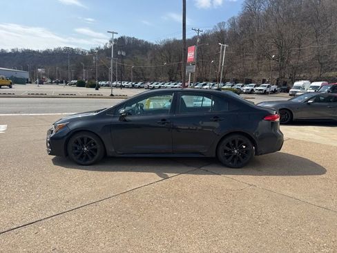 Used 2021 Toyota Corolla SE w/ Carpet Mat Package (TMS) image 4