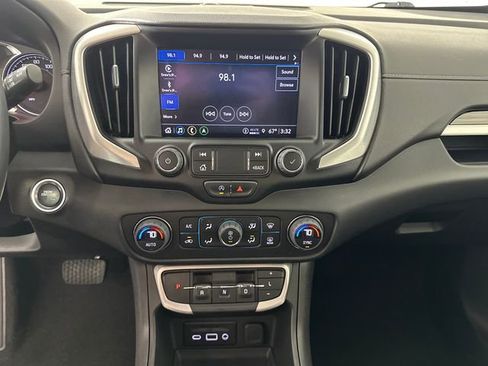Used 2023 GMC Terrain SLT w/ Infotainment Package II image 21