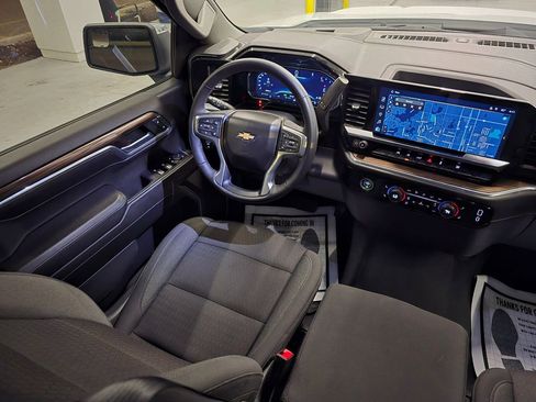 Used 2023 Chevrolet Silverado 1500 LT AWD/4WD image 38