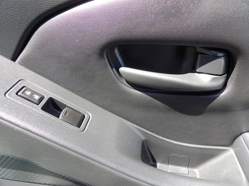 Used 2022 Nissan Frontier S image 40