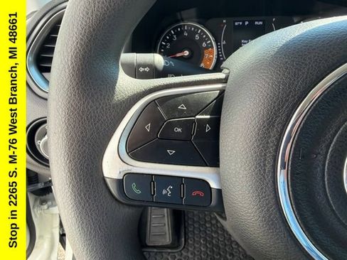 Used 2023 Jeep Renegade Latitude AWD/4WD image 21