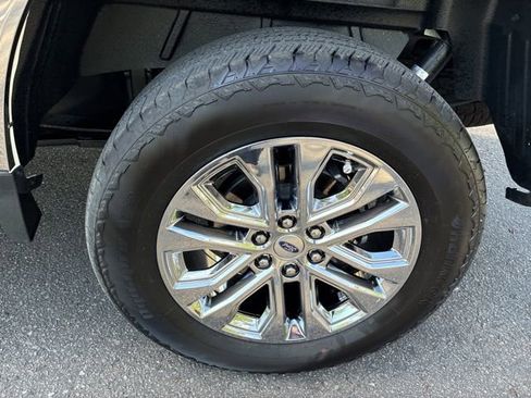 Used 2025 Ford F150 Lariat w/ Equipment Group 501A Mid AWD/4WD image 12