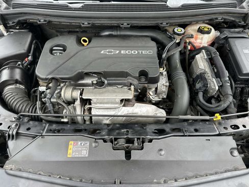 Used 2017 Chevrolet Cruze LT image 10