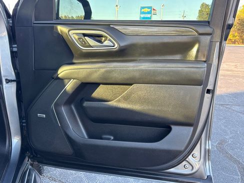 Used 2021 GMC Yukon SLT w/ SLT Luxury Plus Package image 12