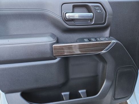 Used 2023 Chevrolet Silverado 2500 LT w/ Convenience Package image 15