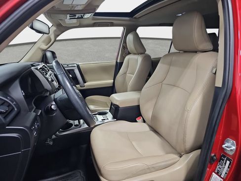 Used 2015 Toyota 4Runner Limited AWD/4WD image 17