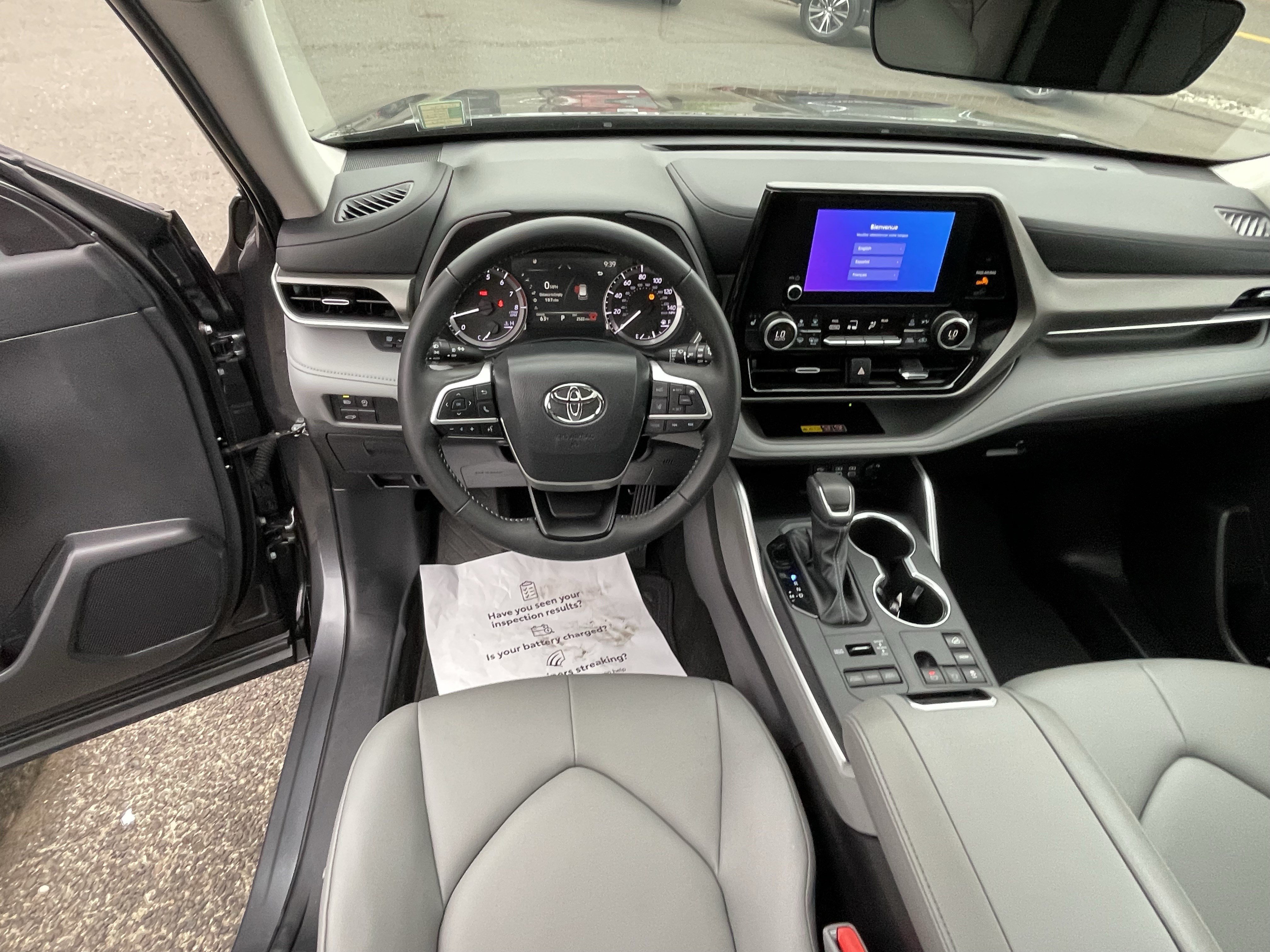 Certified 2025 Toyota Highlander XLE AWD/4WD image 10