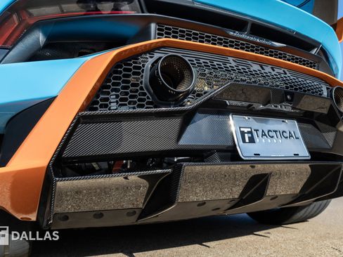 Used 2021 Lamborghini Huracan STO RWD image 26