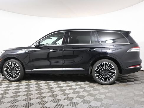 Used 2023 Lincoln Aviator Black Label w/ Class IV Trailer Tow Package AWD/4WD image 2