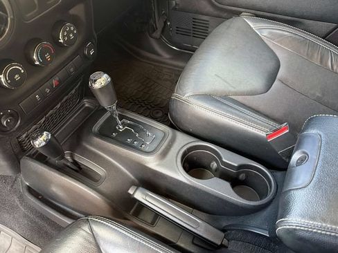 Used 2017 Jeep Wrangler Sport AWD/4WD image 24