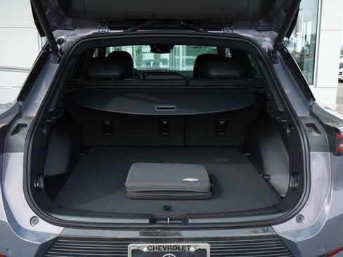 New 2025 Chevrolet Equinox EV LT image 8