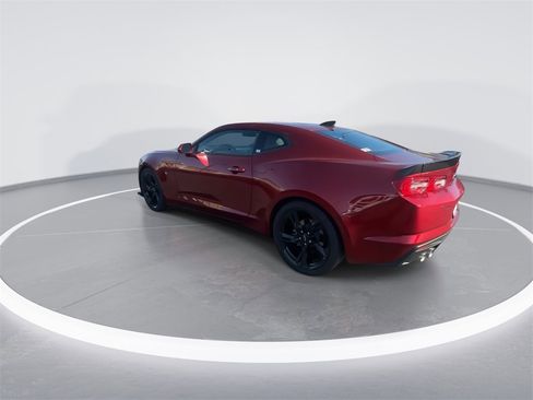 Used 2021 Chevrolet Camaro LT image 6