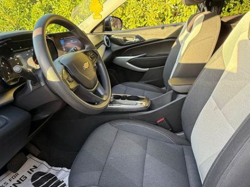 Used 2025 Chevrolet Trax LS FWD image 9
