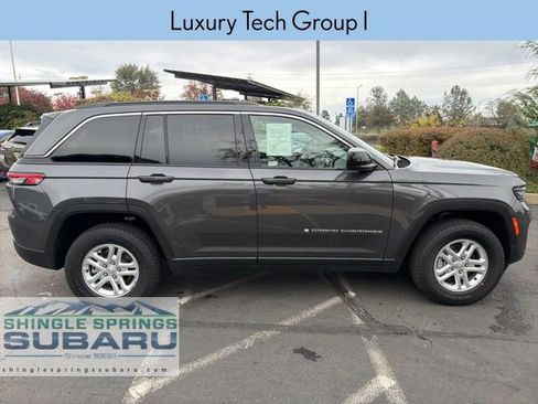 Used 2025 Jeep Grand Cherokee Laredo w/ Luxury Tech Group I image 3