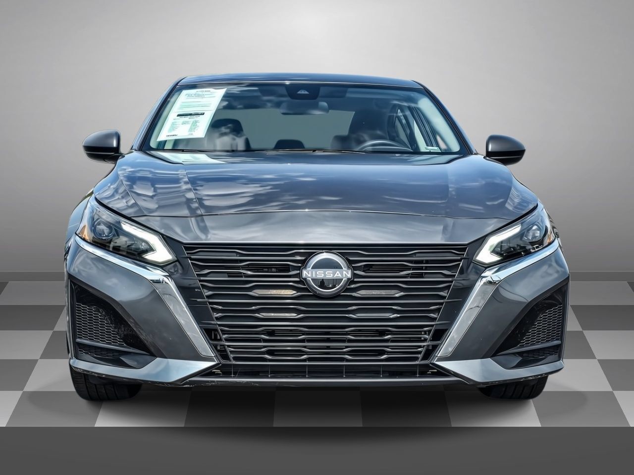Used 2025 Nissan Altima 2.5 SV FWD image 2