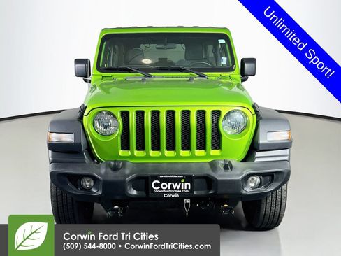 Used 2018 Jeep Wrangler Unlimited Sport AWD/4WD image 4
