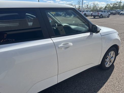 Used 2024 Kia Soul LX w/ Option Group 015 FWD image 25