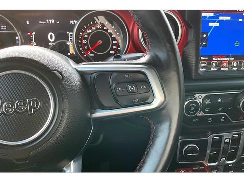 Used 2018 Jeep Wrangler Unlimited Rubicon AWD/4WD image 12