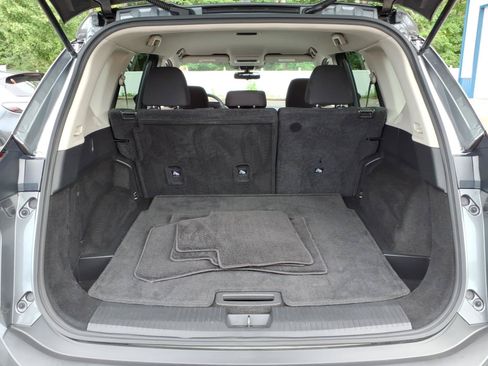 Used 2023 Nissan Rogue S AWD/4WD image 12