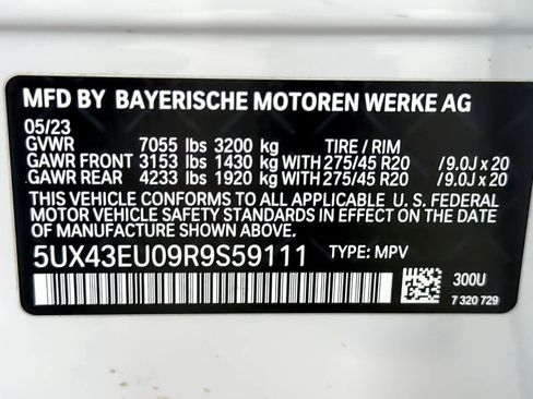 Used 2024 BMW X5 xDrive50e w/ Parking Assistance Package AWD/4WD image 30
