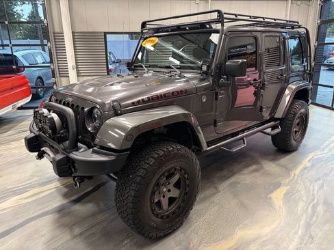Used 2016 Jeep Wrangler Unlimited Rubicon w/ Connectivity Group AWD/4WD image 40
