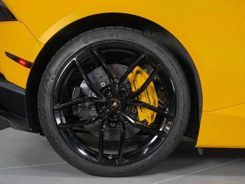 Used 2015 Lamborghini Huracan LP 610-4 AWD/4WD image 24