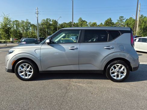 Used 2024 Kia Soul LX w/ Option Group 015 FWD image 5