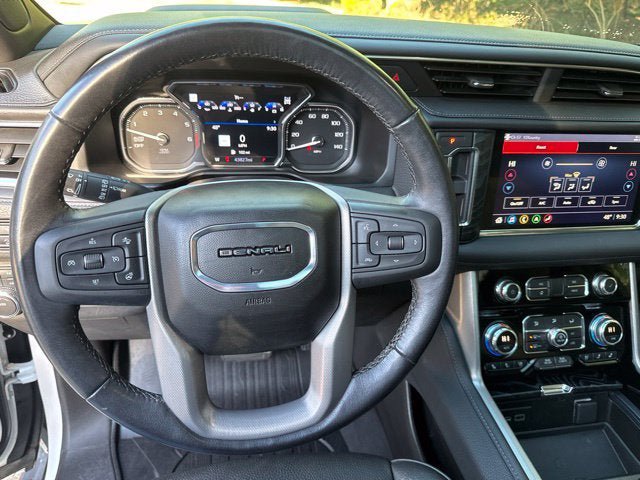 Used 2021 GMC Yukon XL Denali w/ Denali Premium Package AWD/4WD image 11