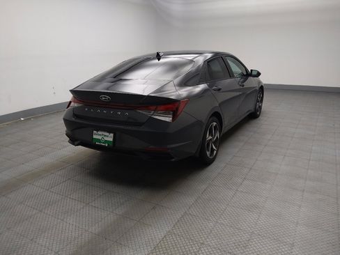 Used 2023 Hyundai Elantra SEL w/ Convenience Package image 9