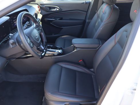 Certified 2024 Chevrolet Trax RS w/ Driver Confidence Package image 16