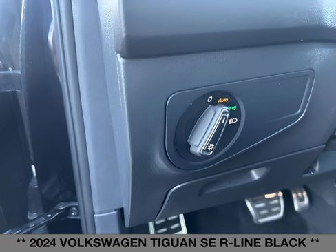 Used 2024 Volkswagen Tiguan SE R-Line image 24
