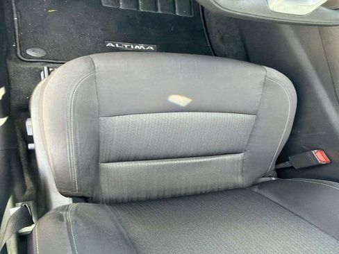 Used 2025 Nissan Altima 2.5 SV FWD image 8