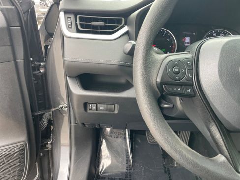 Used 2021 Toyota RAV4 XLE image 14