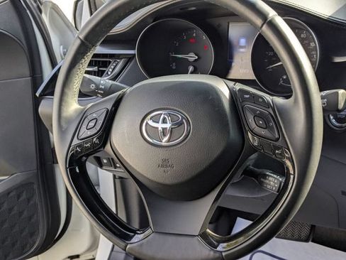Used 2018 Toyota C-HR XLE FWD image 15