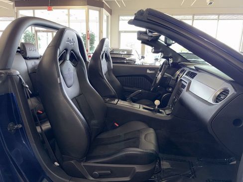 Used 2012 Ford Mustang Shelby GT500 RWD image 28