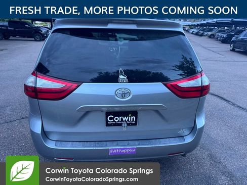 Used 2015 Toyota Sienna LE AWD/4WD image 6