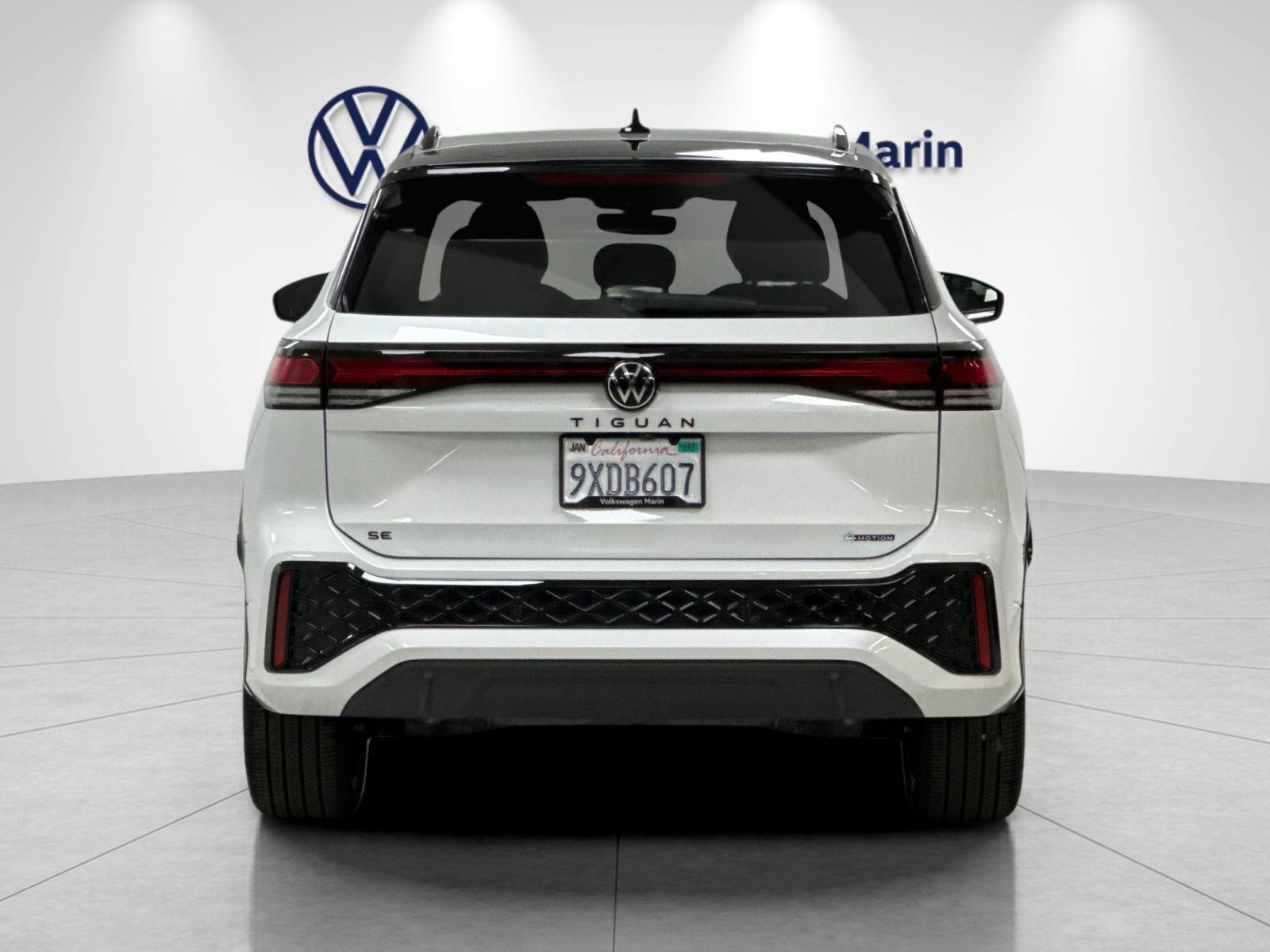 Used 2026 Volkswagen Tiguan SE R-Line AWD/4WD image 4