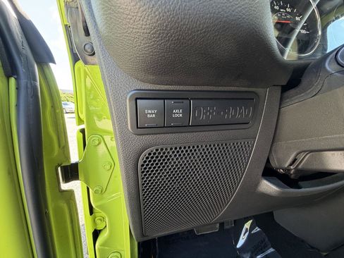 Used 2016 Jeep Wrangler Unlimited Rubicon AWD/4WD image 15