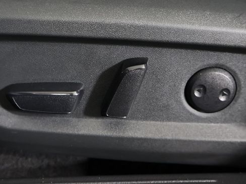 Used 2023 Nissan Rogue SV FWD image 30